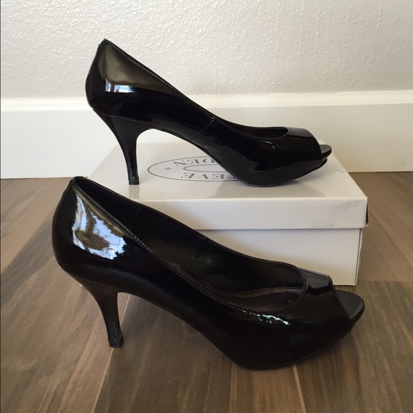 Steve Madden Pyper Open-Toe Pumps