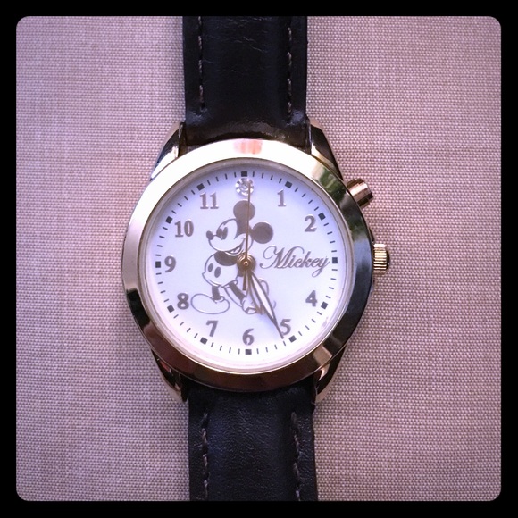 S A L E ⚠️ Vintage Mickey Mouse watch NWOT