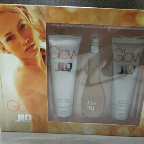 Jennifer  Lopez  glow gift fragrance set.