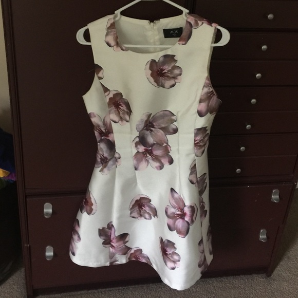 Flower Dress - Picture 2 of 4