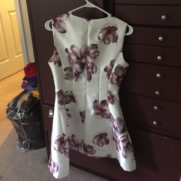 Flower Dress - Picture 3 of 4