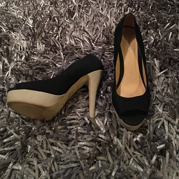 Aldo Black and Tan heels Sz 8
