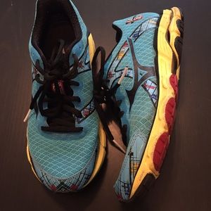 Mizuno Wave Inspire 10 Running Shoe Size 7