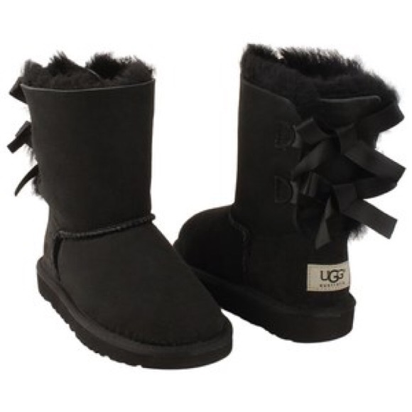 1 HOUR SALE NIB Ugg Australia Bailey Bow Youth 3