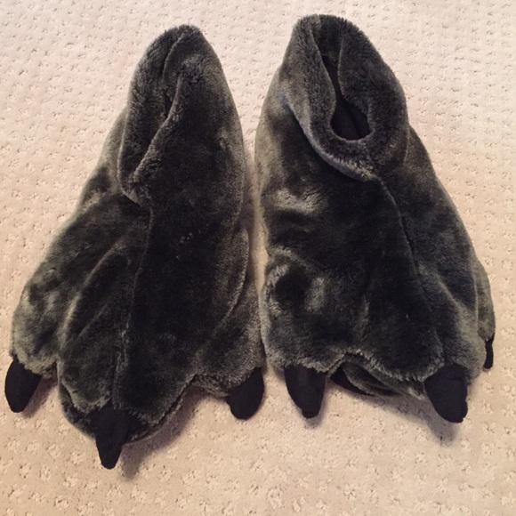 Claw slippers