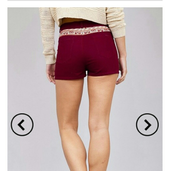 Highwaisted embroidered shorts💥2x HP 🎉 sale🎉 - Picture 2 of 2