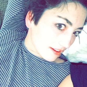Meet your Posher, Claire