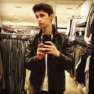 Meet your Posher, Mario