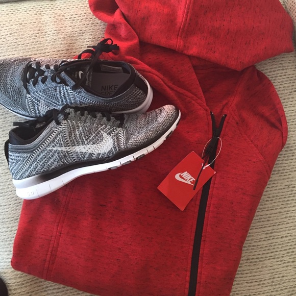 Nike Tops - Nike Cape Fleece