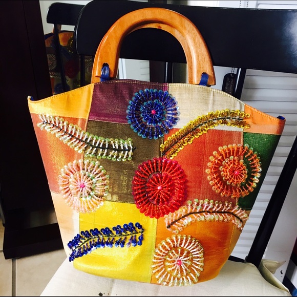 Boutique Handbags - New Boutique Sequined Flowers Purse