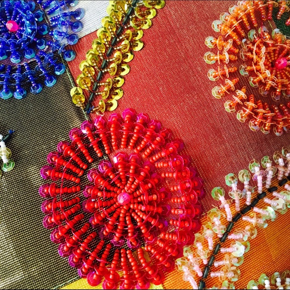 New Boutique Sequined Flowers Purse - Picture 3 of 4