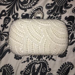 Pearl Clutch from Aldo