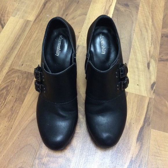 Black heel boots