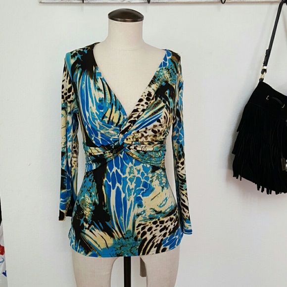 Eva Varro cross body top