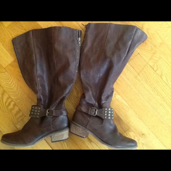 Brown boots never used