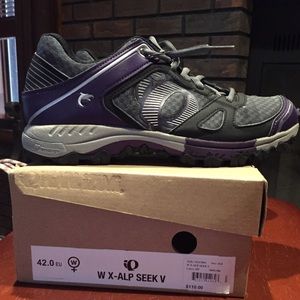 Pearl Izumi cycling shoes woman's size 10