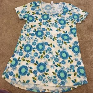 Lularoe classic tee