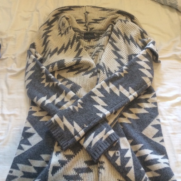 Cute Cream and Grey Southwest Pattern Sweater