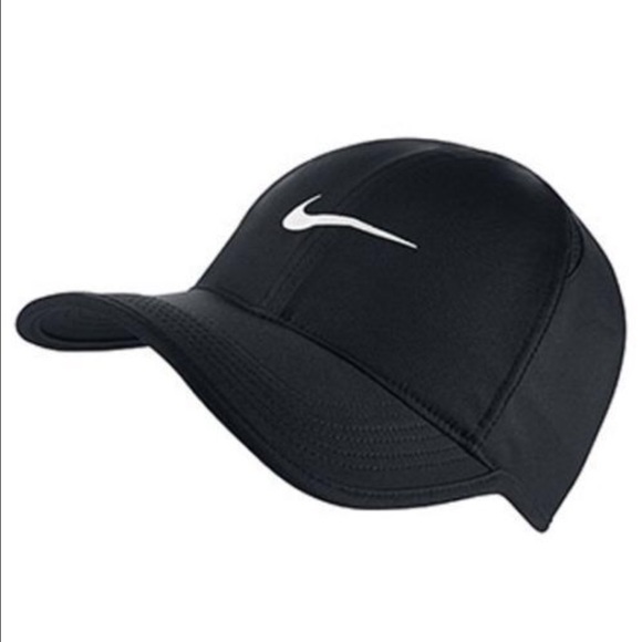 NIKE Dri-Fit Feather Light Hat BLACK/WHITE Swoosh
