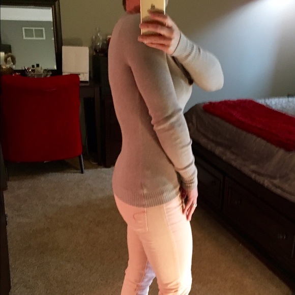 Express gray sweater - Picture 3 of 3