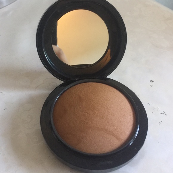 MAC Mineralized Skin Finish/Bronzer "Dark Deepest"