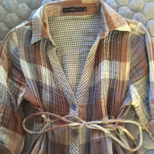 Tan plaid button up tunic blouse medium