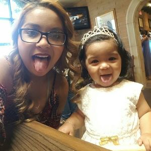 Meet your Posher, Monique