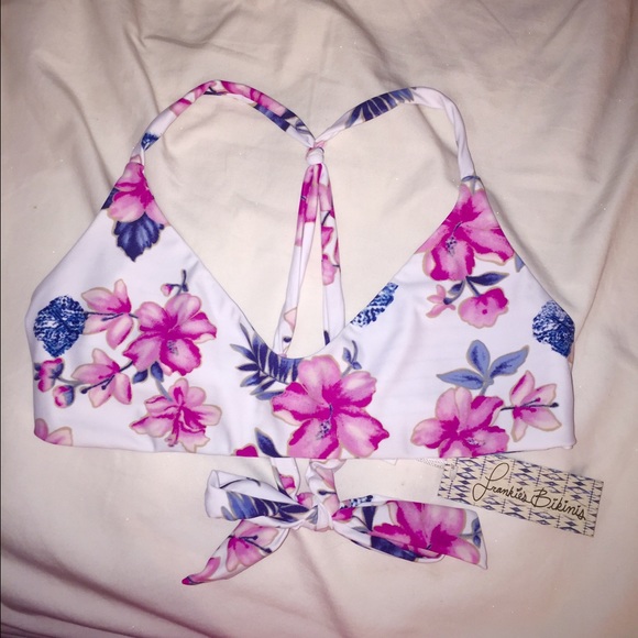 BNWT Frankie's Bikini Malibu Top Floral Large