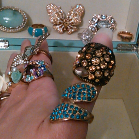 SOLD: Various Costume rings - Picture 2 of 4