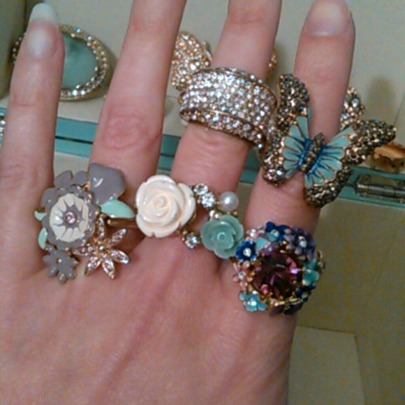 SOLD: Various Costume rings - Picture 3 of 4
