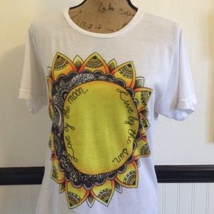 graphic T/electro threads