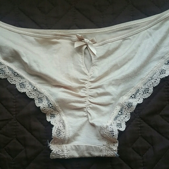 V.S. low rise cheeky Brand new! - Picture 2 of 2