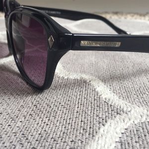VINCE CAMUTO sunglasses