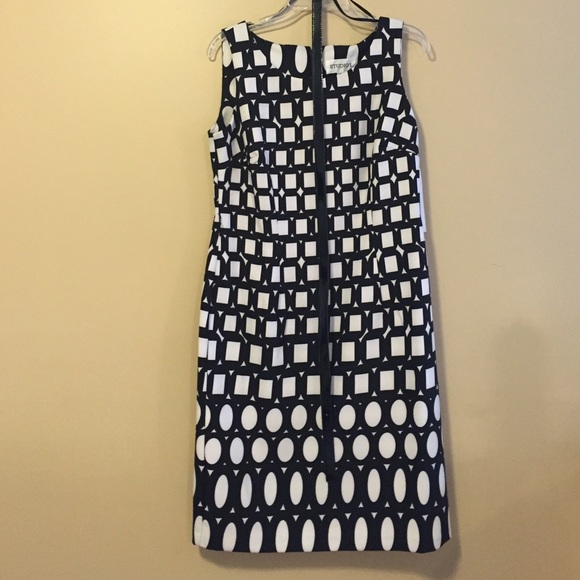 Studio Dresses & Skirts - Beautiful black and white sheath dress. Size 10
