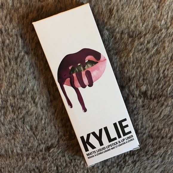Kylie Lipkit in Kourt K
