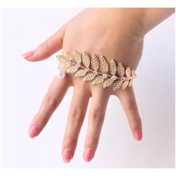 Silver or gold leaf and pearl hand palm cuff - Picture 3 of 4