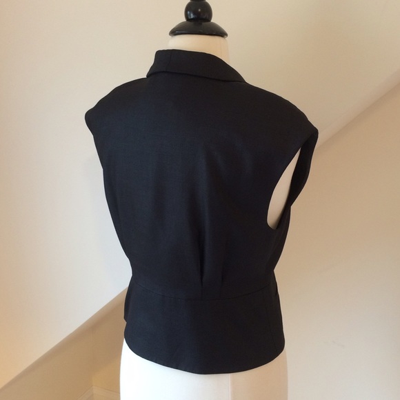 ❌❌❌❌ 🆕 BCBGMaxAzria Runway Vest - Picture 2 of 4
