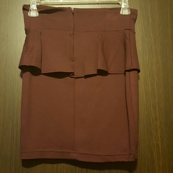 🚨SALE🚨Purple peplum skirt - Picture 3 of 3