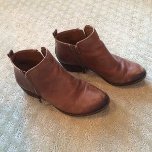 Size 7 Lucky Brand leather booties