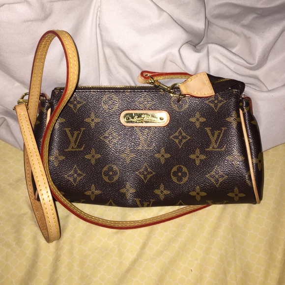 Louis Vuitton  Eva clutch!!