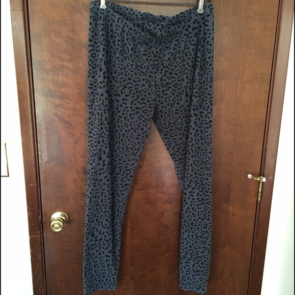 🎉final drop🎉Cuddl duds fleece leopard leggings