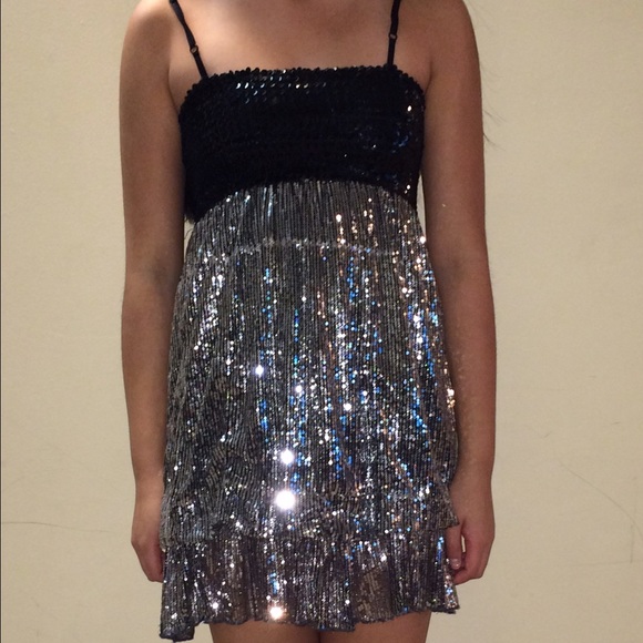 Black and silver sequins party dress