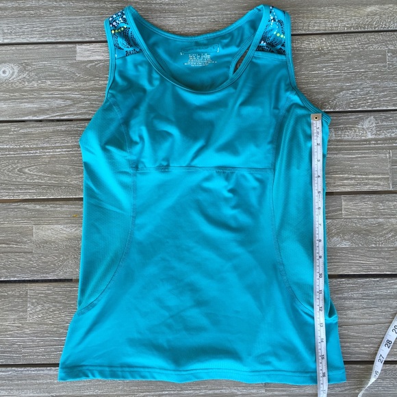 Tek Gear Workout Tank l Built in bra - Picture 2 of 3