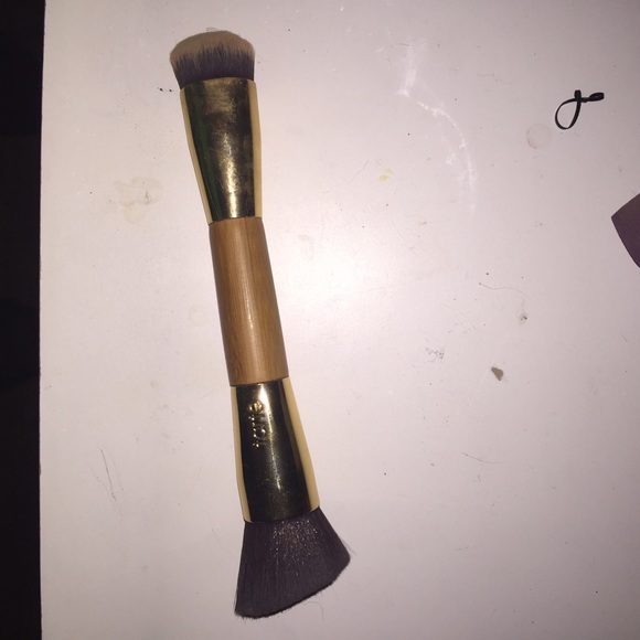 tarte brush
