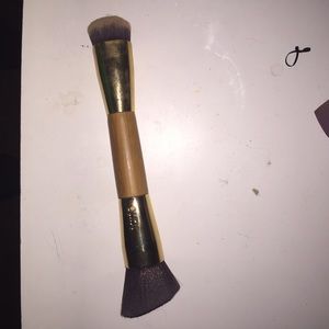 tarte brush
