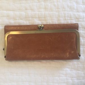 Hobo "Rachel" wallet camel color