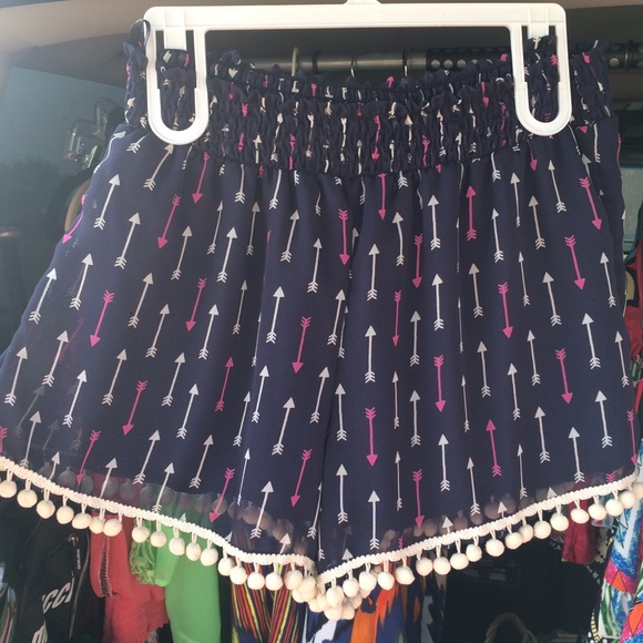 Navy Arrow print Pom Pom shorts