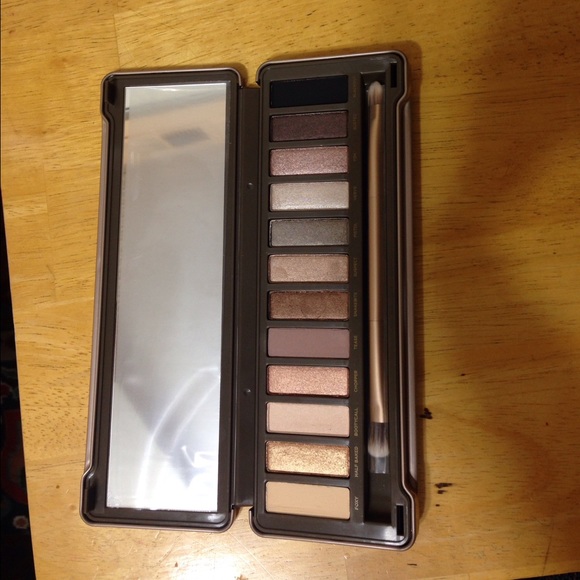SOLD NEW NAKED 2 palettes - Picture 3 of 4