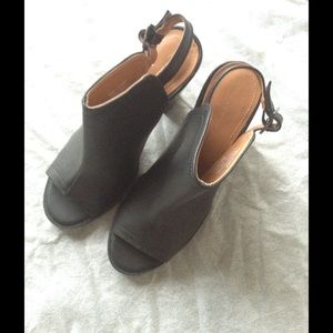 💙💙Black Peep Toe Slingback Ankle Boot💛💛