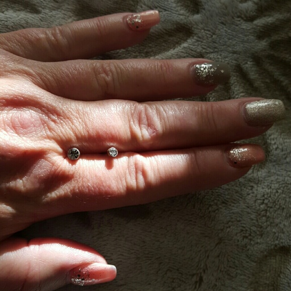 Kirk's Folly ~ Pair of 2 crystal Earrings - Picture 2 of 4